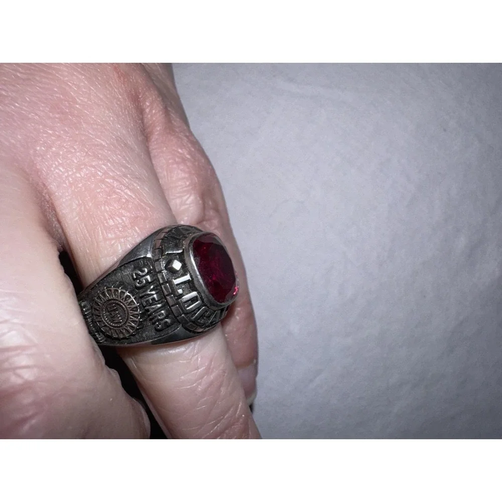 Local 652 UAW Ring-25 Years Of Service Oldsmobile Ring By Gemco Size 10 Red